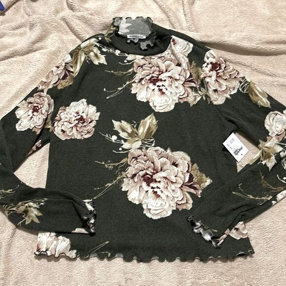 NWT- Charlotte Russe - XL. - Picture 1 of 6